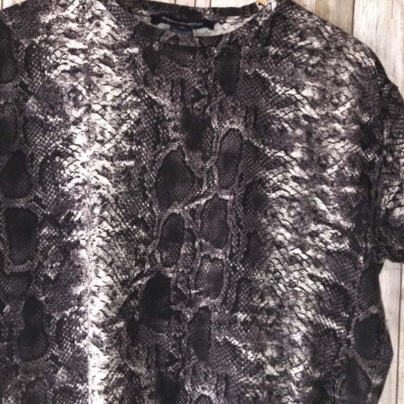 French Connection Snake Skin Crop Tee - Picture 3 of 4